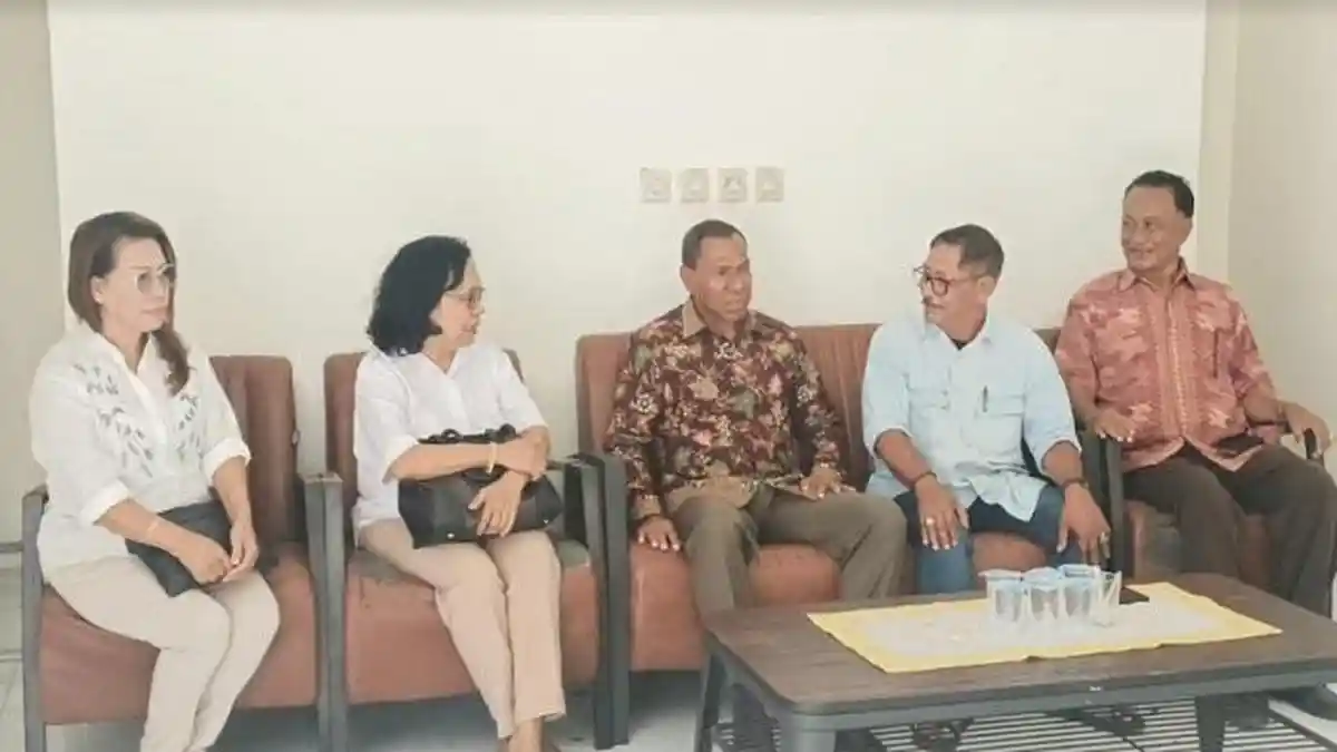 BREAKING NEWS: Johni Asadoma Resmi Daftar Calon Gubernur NTT ke DPD Gerindra