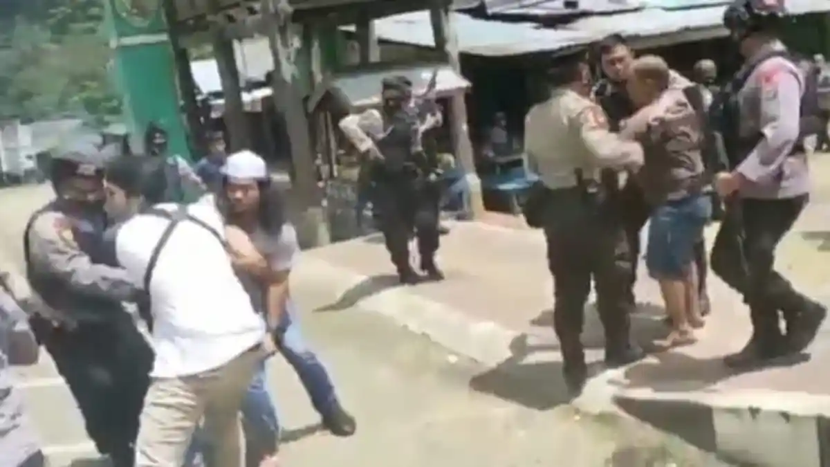 Petugas Gabungan Gulung Kelompok Preman di Perbatasan Kalsel Kaltim