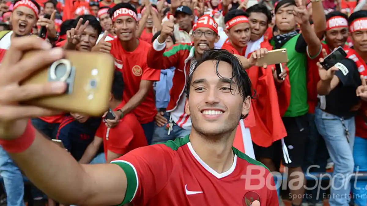 Ambisi Ezra Walian Cetak Gol ke Gawang Singapura