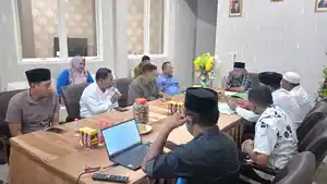 rapat-penentuan-maskapai-4.jpg