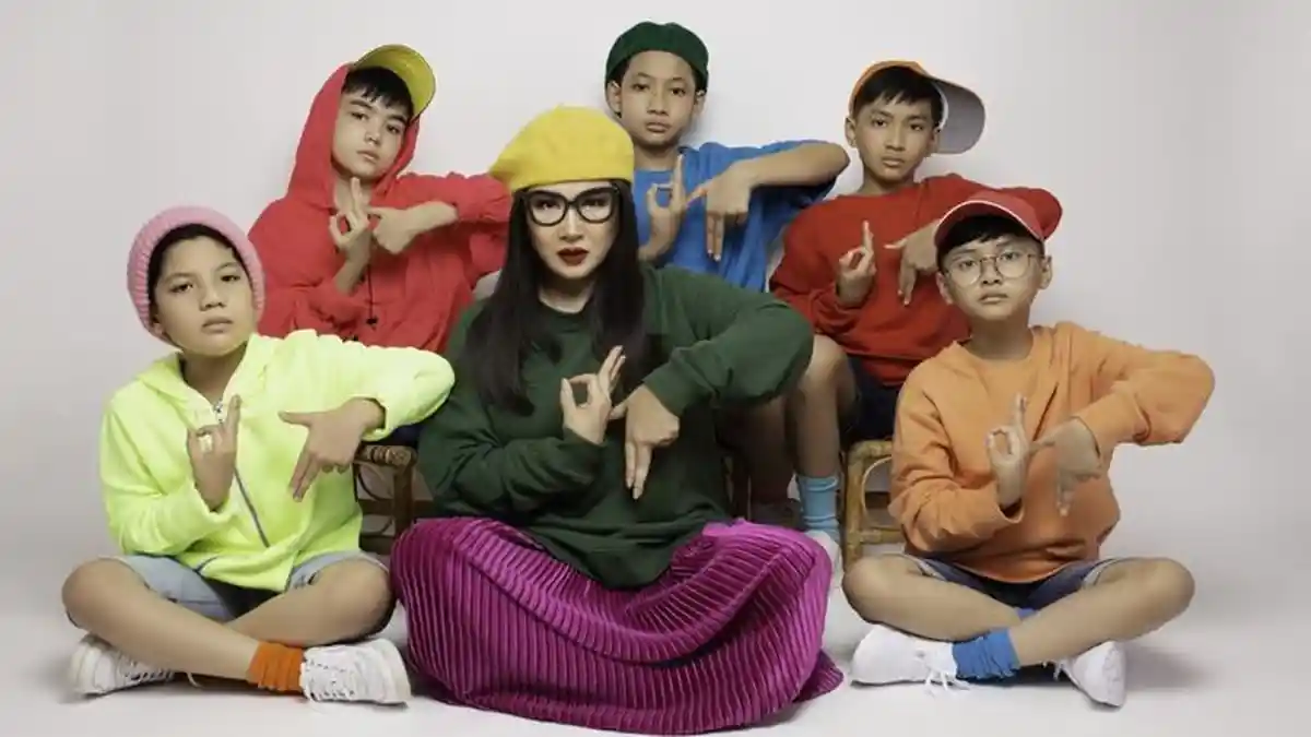 Titi TJ Bentuk Grup Vocal Bareng Anak-anak, Namanya Dear Juliets