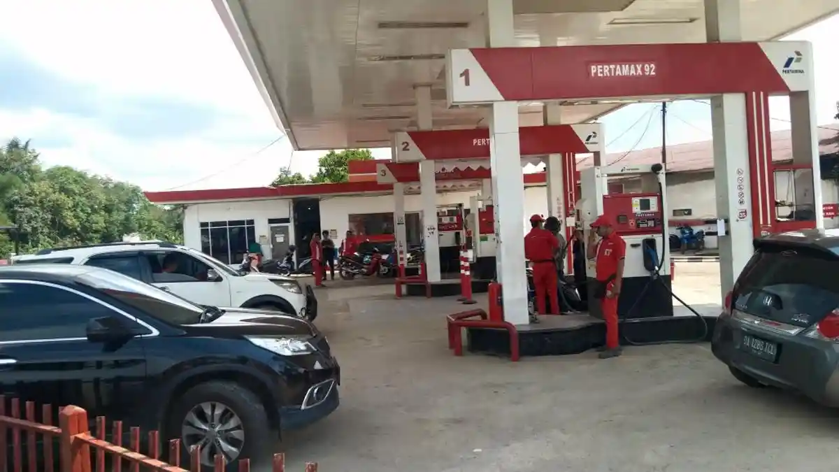 Harga BBM Terbaru di SPBU Pertamina Senin 10 Juli 2023, Pertamax Turbo Naik, Cek Harga Pertalite