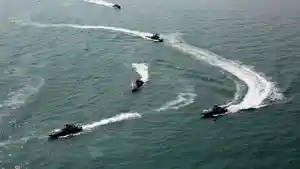 Tasnim-Newstidak-ada-IRAN-ANCAM-AS-Puluhan-perahu-cepat.jpg