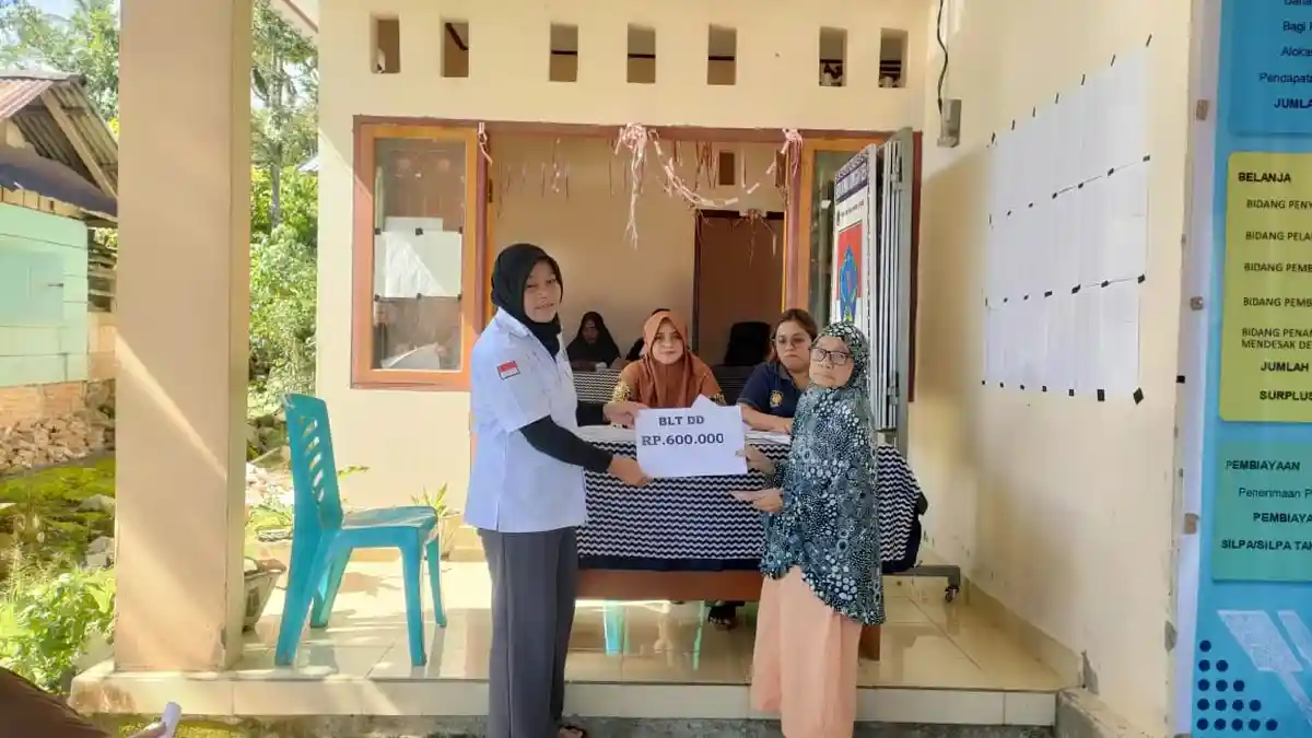 Pemdes Tangaton Bolaang Mongondow Timur Salurkan BLT kepada 35 Keluarga Penerima Manfaat