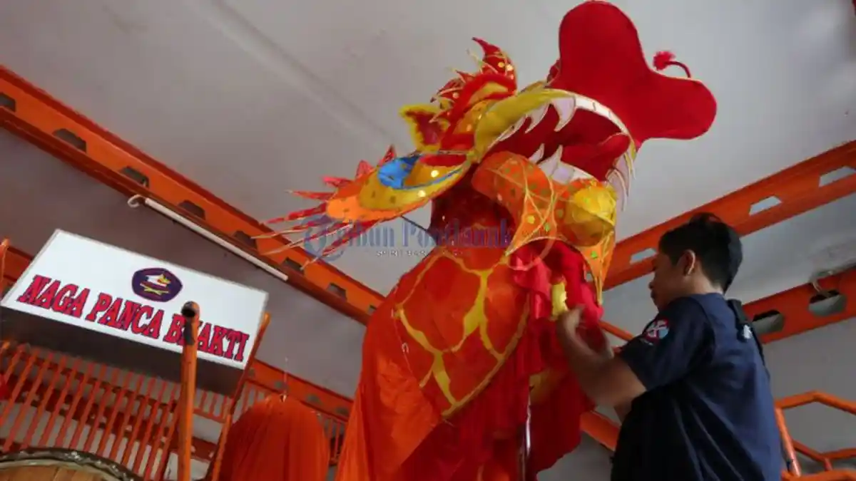 Jelang Cap Go Meh, Naga Sepanjang 68 Meter Mulai Disiapkan - naga-cap-go-meh_20180119_152520.jpg