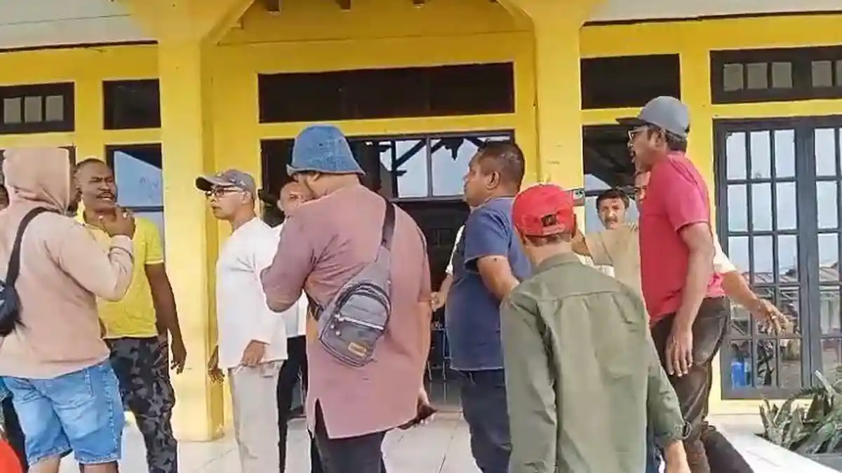 Kantor DPD Golkar Dirusak OTK, Dipicu Surat Pemecatan Aziz Mahulette dan PAW