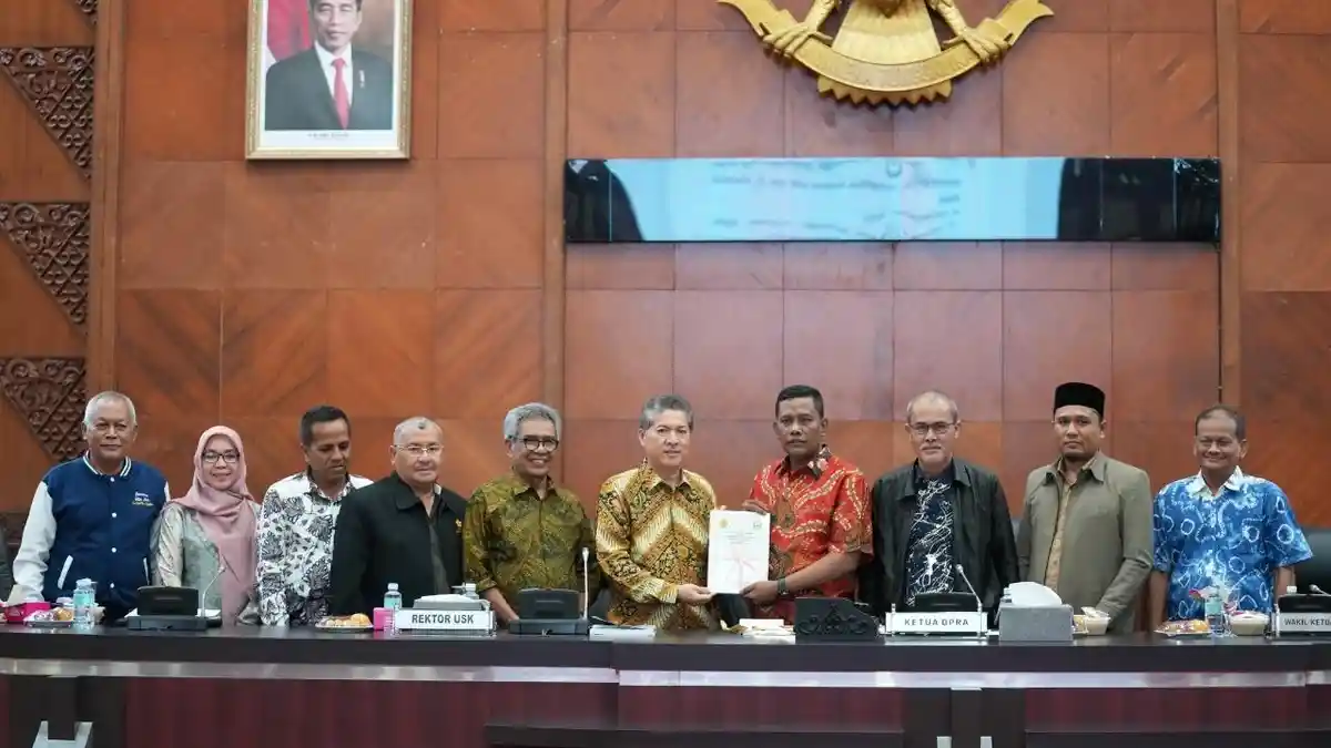 Ketua DPRA Terima Naskah Akademik Draf Revisi UUPA dari Tim USK