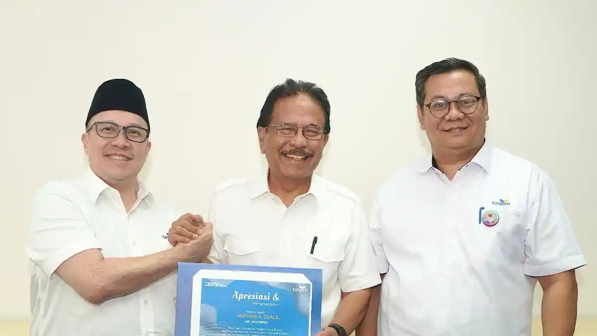 TASPEN Serahkan Manfaat Program THT dan Pensiun Mantan Menteri Agraria dan Tata Ruang RI