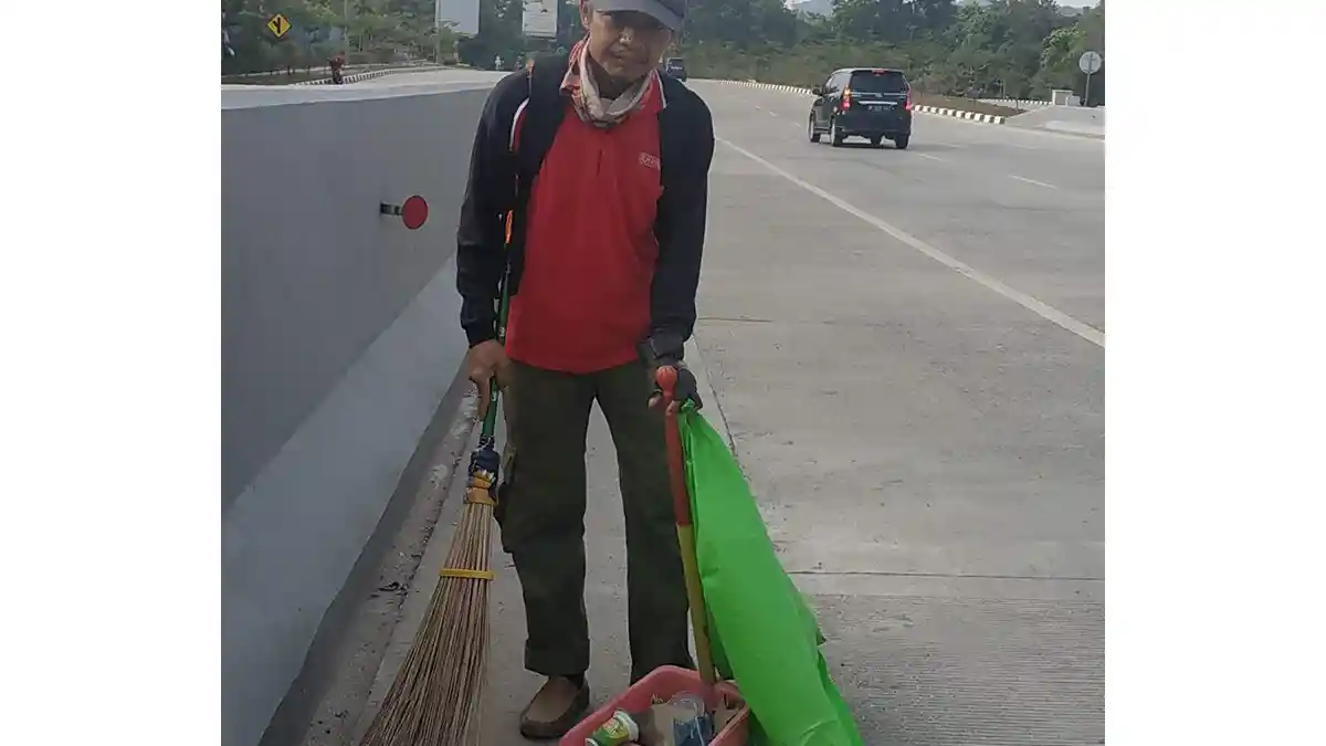 Merdeka Ala Suparno, Petugas Kebersihan di Batam: Jika Kota Bersih Berarti Merdeka dari Sampah