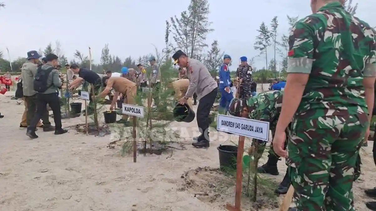 Kapolda Ajak Forkopimda Tanam Pohon di Eks Tambang, Viktor: Kembalikan Lahan Produktif