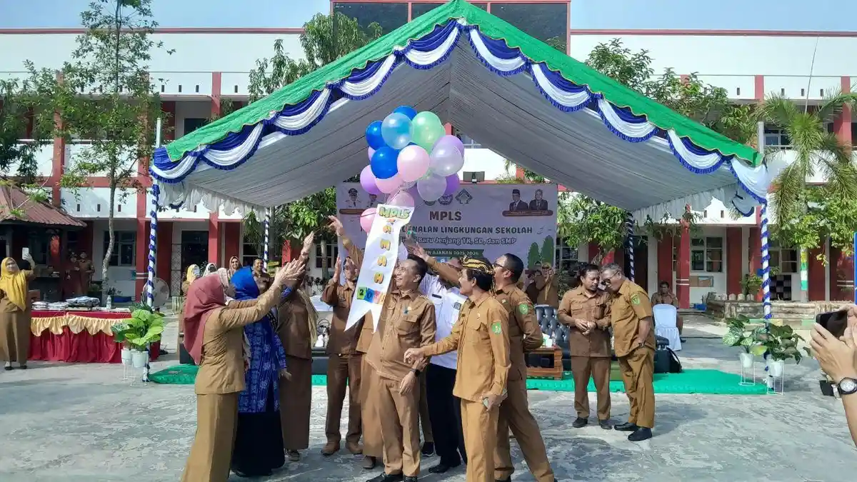 MPLS di Kutai Timur Resmi Dimulai, Anak PAUD hingga SMP Disambut dengan Balon dan Polisi Cilik