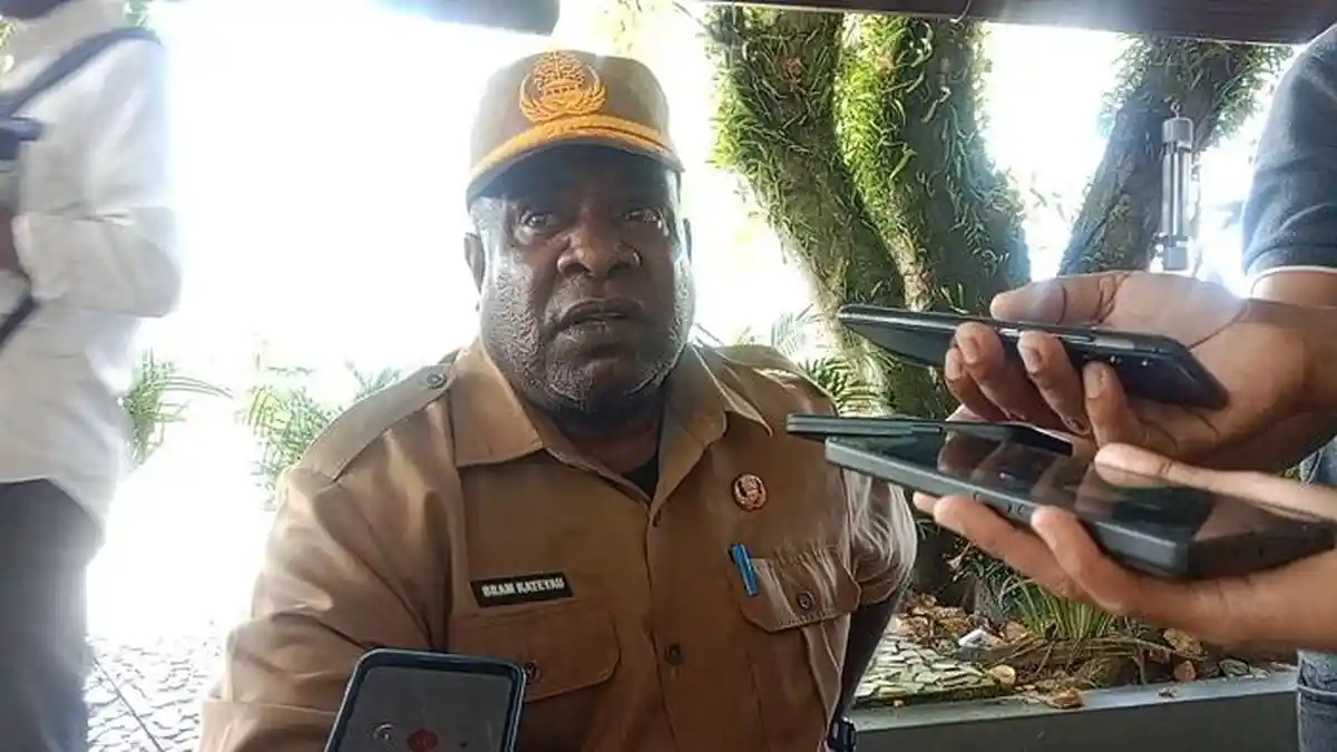 Ancaman Bagi ASN Pemkab Mimika Bekerja Ganda, Pj Sekda: Pilih Mengabdi atau Gaji Diputus?