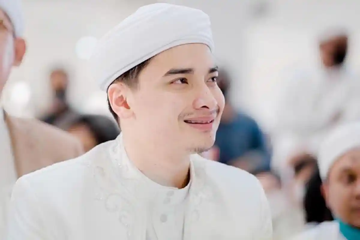 Alvin Faiz Minta Maaf ke Larissa Chou dan Mengundurkan Diri dari Yayasan Azzikra