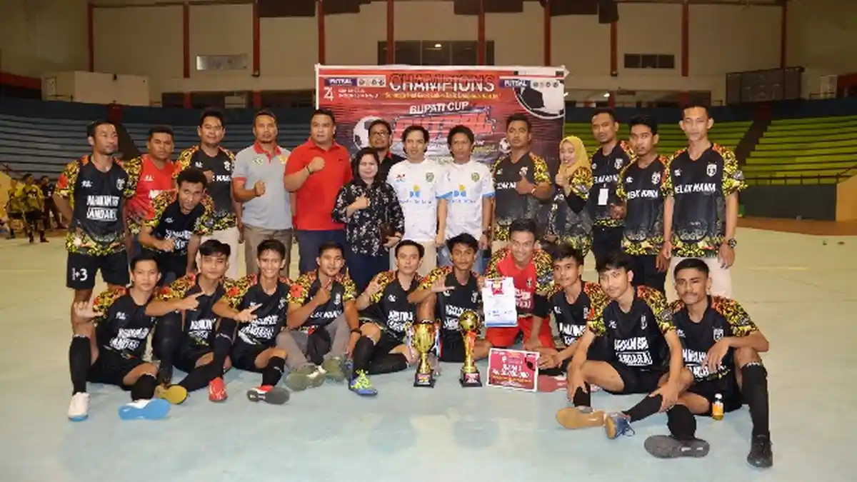 Melak FC Juara Bupati Cup Futsal Setelah Hempaskan Ambisi Tim Tering 8-1