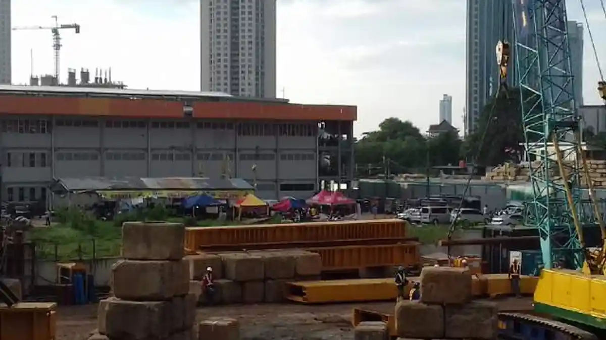 Wajah Baru Pasar Takjil Benhil yang Dikepung Gedung Bertingkat