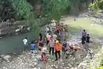 Tim SAR Evakuasi Jenazah Remaja Tenggelam di Garuntang Bandar Lampung