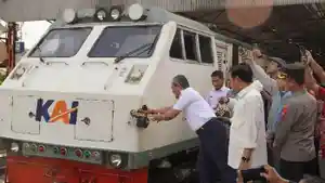 PT-KAI-Daop-7-Madiun-mengoperasikan-kereta-api-baru.jpg