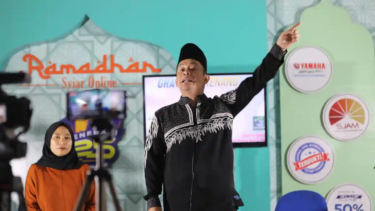 FOTO: Gaya Ustad Rajamuddin Patong Bawakan Program Ramadan Syiar Online ...
