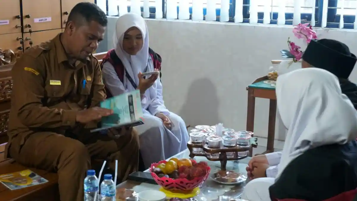 Hadir di MIN 27 Aceh Besar, Kadiskominfo Terkejut Saat Diwawancarai Pers Cilik Madrasah