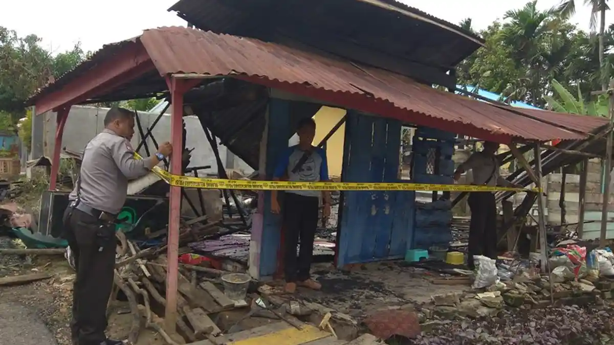 BREAKING NEWS Itin Terduduk Lemas di Samping Rumah, yang Dialami Sungguh Menyedihkan
