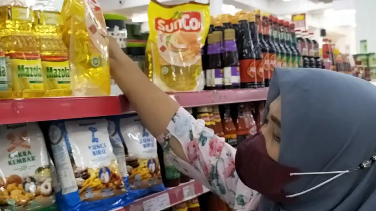 Minyak Goreng di Supermarket dan Minimarket Bandar Lampung Belum Stabil 