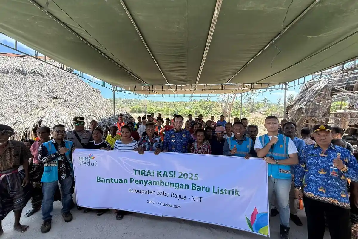 PLN NTT Wujudkan Mimpi 3.000 Keluarga Pra Sejahtera untuk Nikmati Listrik