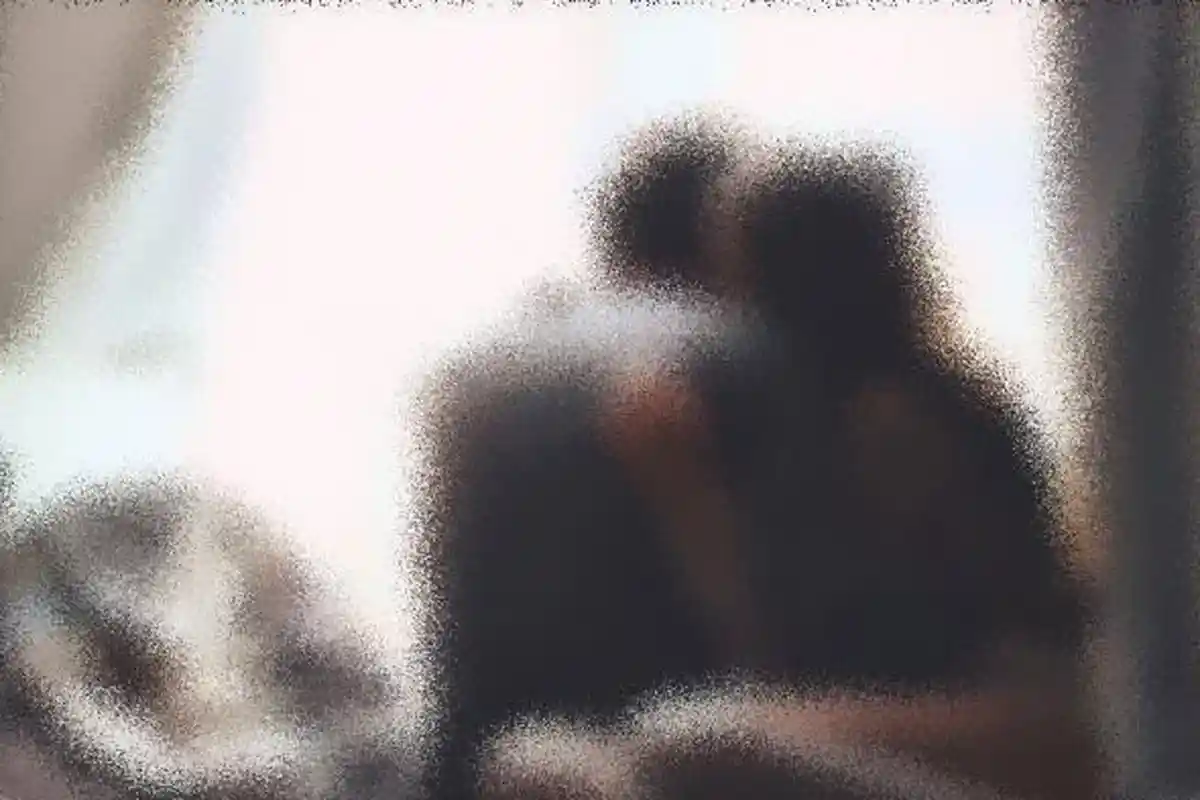 Lelaki ini di Bayar Mahal untuk Berhubungan Badan dengan Gadis yang Masih Perawan