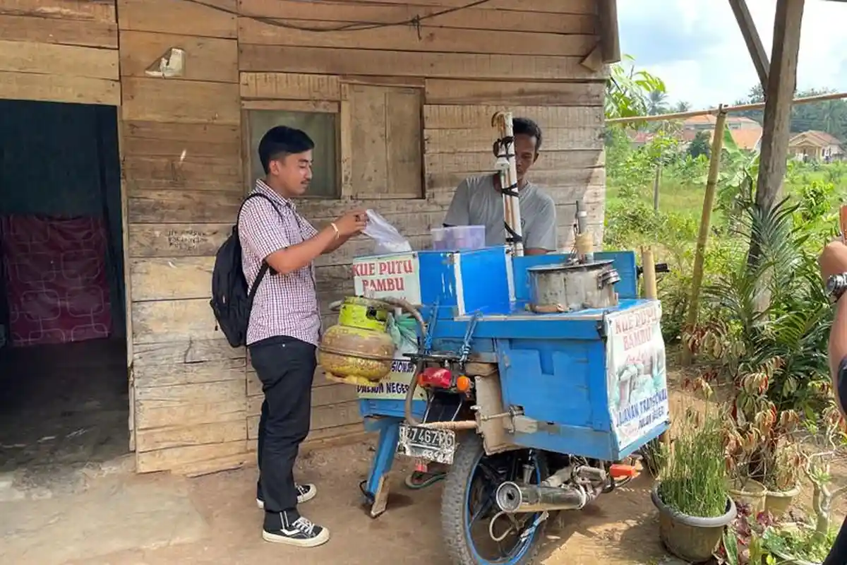 Kuliner Lampung, Cicipi Manis Gurih Kue Putu Bambu, Kue Tradisional yang Mulai Sulit Ditemukan