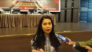 Ketua-KPU-Medan-Mutia-Atiqah-setelah-rapat-pleno.jpg