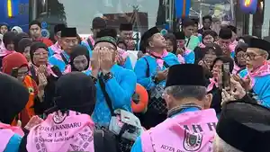 Jemaah-haji-asal-Kota-Pekanbaru-doa-bersama-di-Purna-MTQ-Pekanbaru.jpg