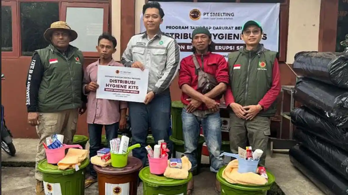 Peduli Korban Erupsi Semeru, PT Smelting Gresik Kirim 30 Paket Hygien Kits dan Relawan ke Lumajang
