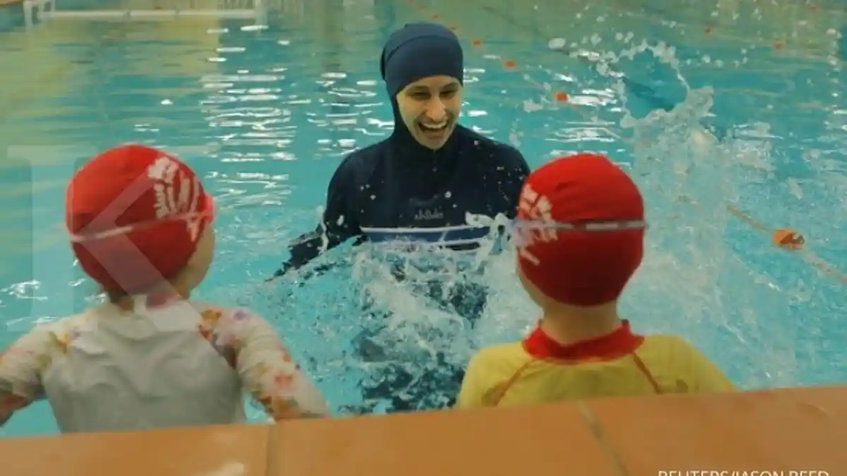 Arti Mimpi Berenang Di Kolam Renang, Pertanda Baik Atau Buruk?