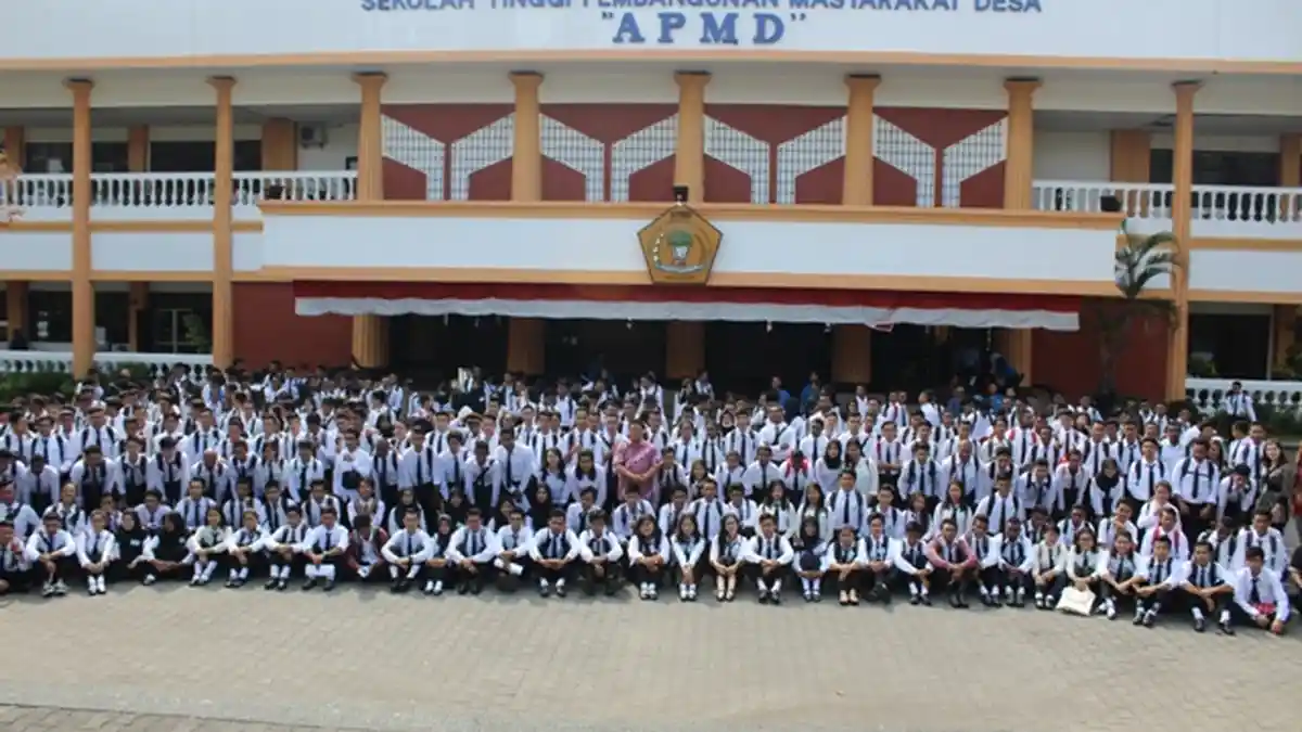 Penerimaan Mahasiswa Baru Sekolah Tinggi Pembangunan Masyarakat Desa 'APMD' Jogja