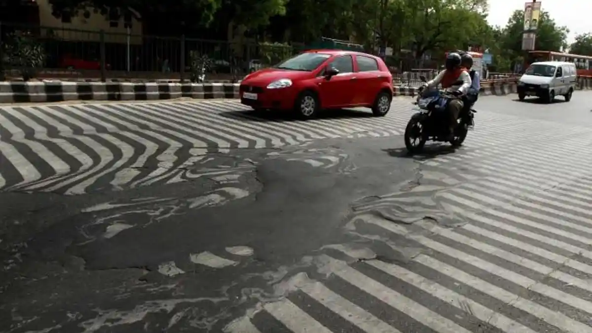 Suhu 51 Derajat Celcius, Aspal Jalanan di India Meleleh