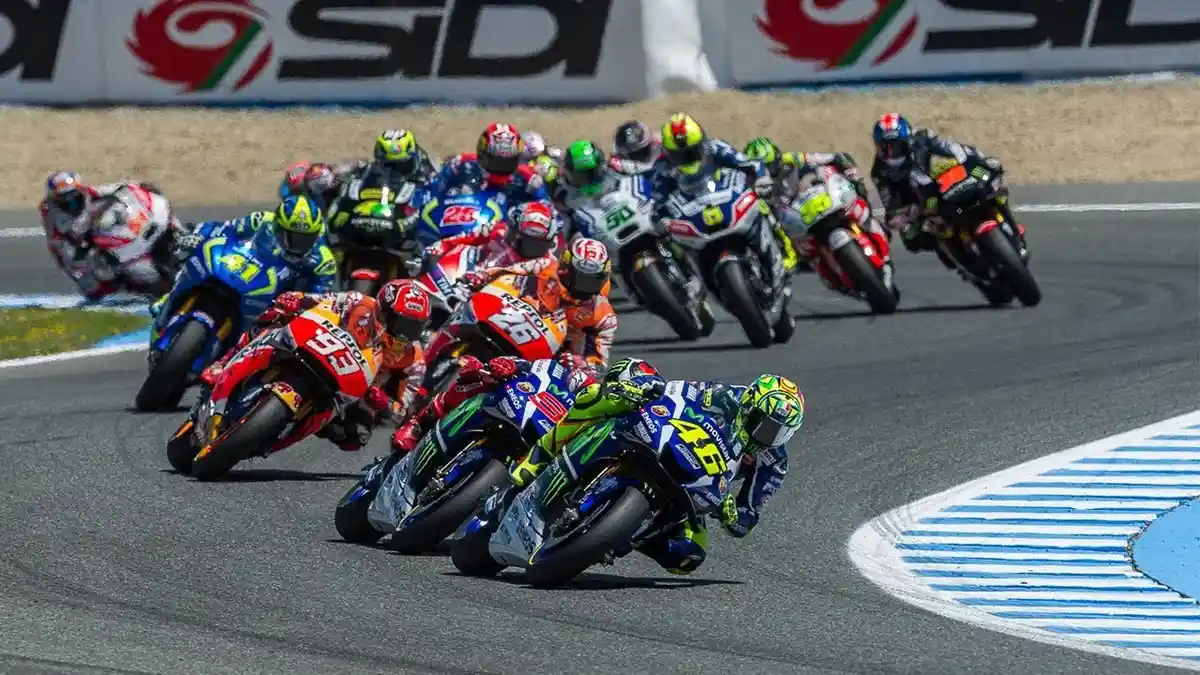 Live Streaming Trans 7 MotoGP Inggris 2018 17.00 WIB - Jorge Lorenzo dapat Pole Position!