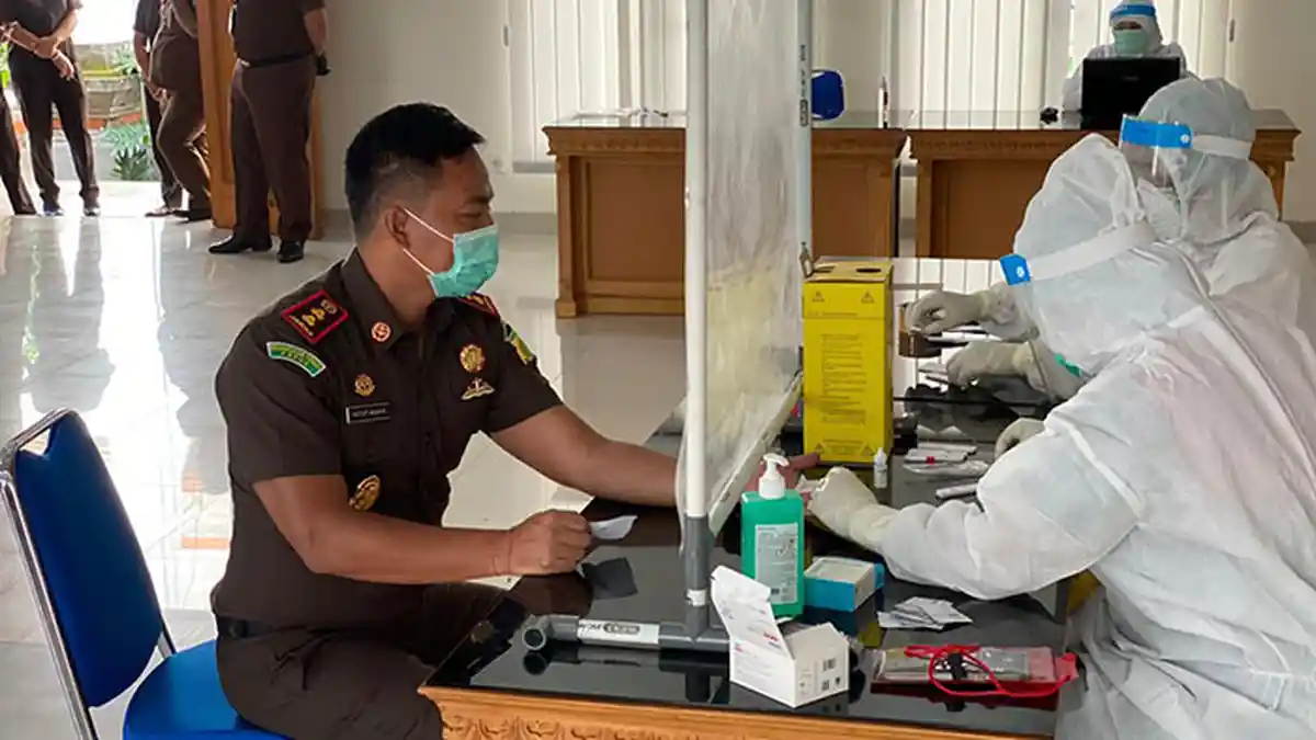 Kejari Badung Gelar Rapid Test Massal, Seluruhnya Non Reaktif