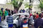 Saking Paniknya Sampai Lupa, Pasutri di Solo ini Tinggalkan Anak Balitanya Sendirian di Dalam Mobil