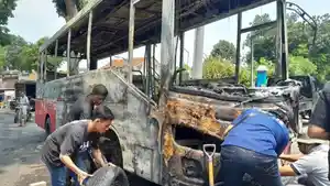 Trans-semarang-terbakar.jpg