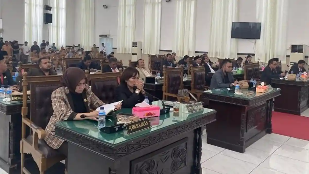 DPRD Siantar Makzulkan Wali Kota Susanti Dewayani Gegara Merotasi ASN