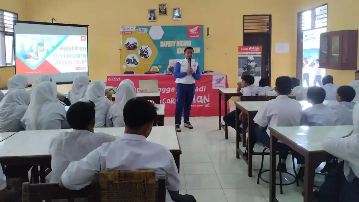Gelar Edukasi, Honda Bekali Pelajar Binjai Jadi Pengendara Cari_aman
