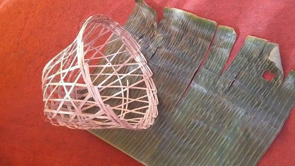 Panitia Kurban di Jakarta Tak Pakai Plastik, Gantinya Besek Bambu Seharga Rp2 Ribu
