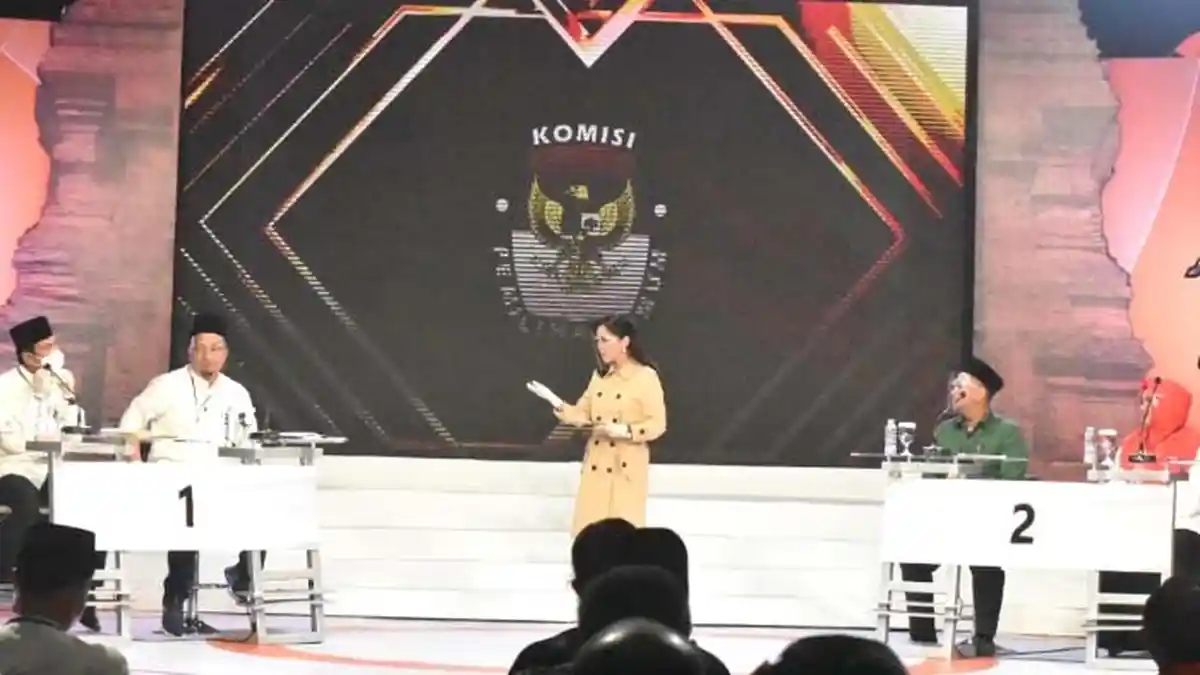 Qosim-Alif Ungguli Gus Yani-Aminatun dalam Survei Pilkada Gresik 2020 Alvara Research Center