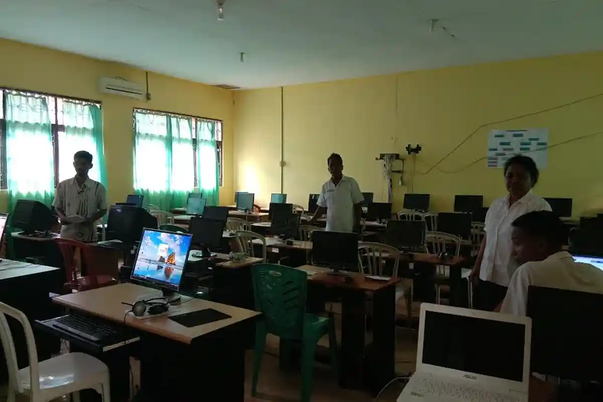 Fasilitas Komputer Untuk UNBK di Sejumlah SMA di Sumba Timur Minim