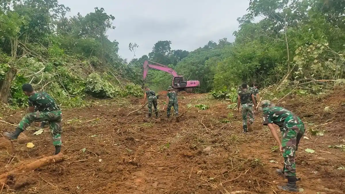 Satgas TMMD Pacu Pembukaan Jalan Desa di Bener Meriah