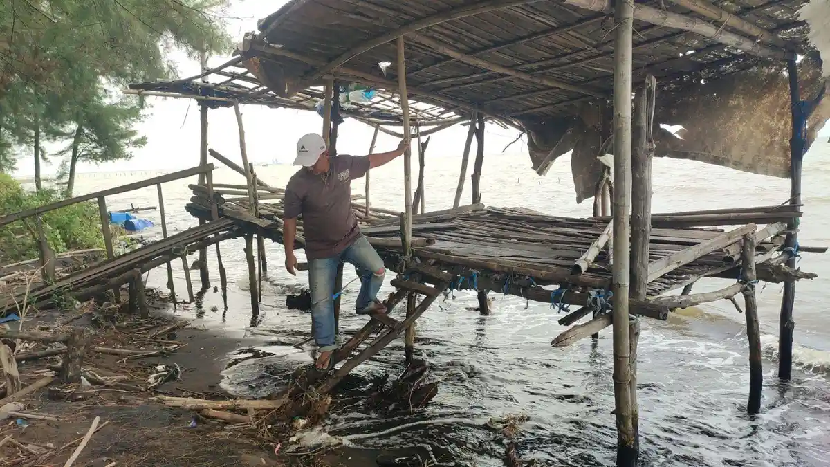 Cerita Yudi Roban Timur Batang Rumah Digusur Laut Empat Kali Akibat Abrasi