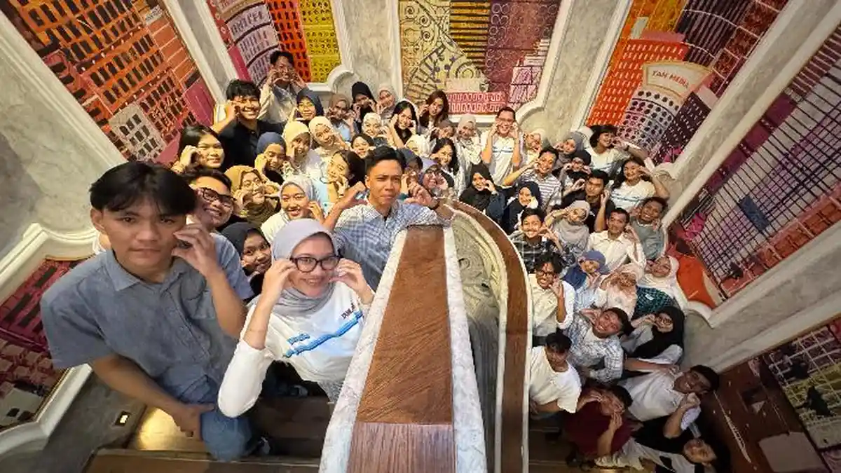 Generasi Biru Bluebird Jadi Wadah Pengembangan Para Penerima Beasiswa Bluebird - Wartakotalive.com