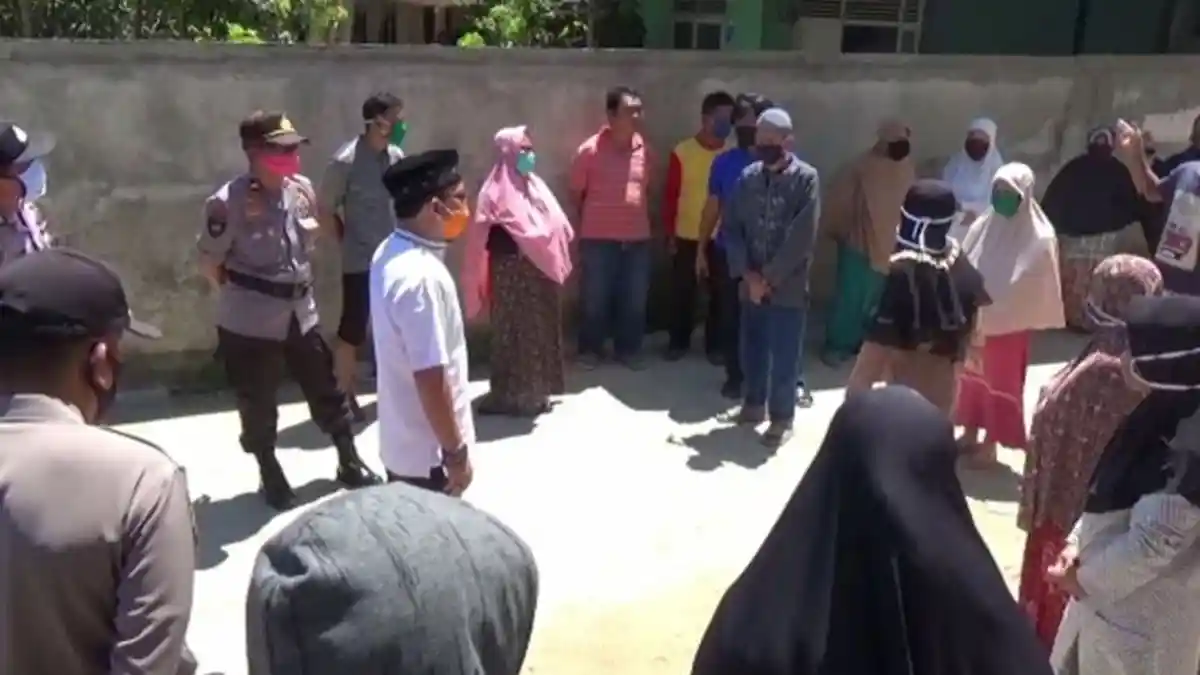 Warga di Polewali Mandar Protes Dokter Positif Covid-19 Tak Diisolasi di RS hingga Tutup Akses Jalan