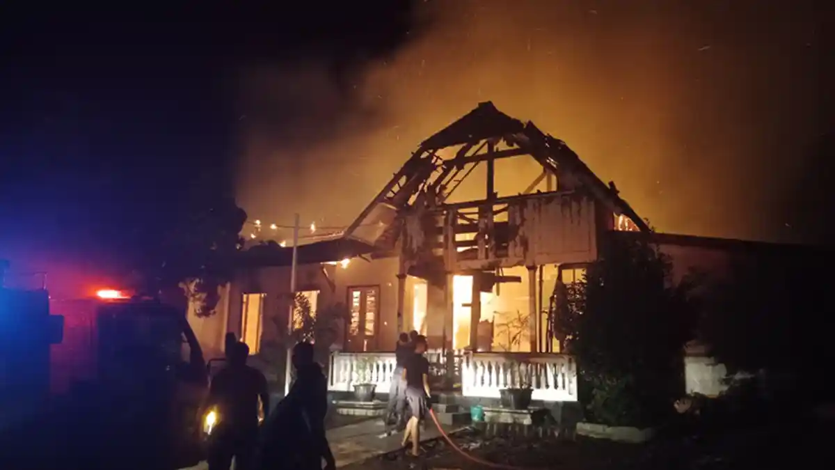 BREAKING NEWS - Satu Hotel di Sabang Ludes Terbakar