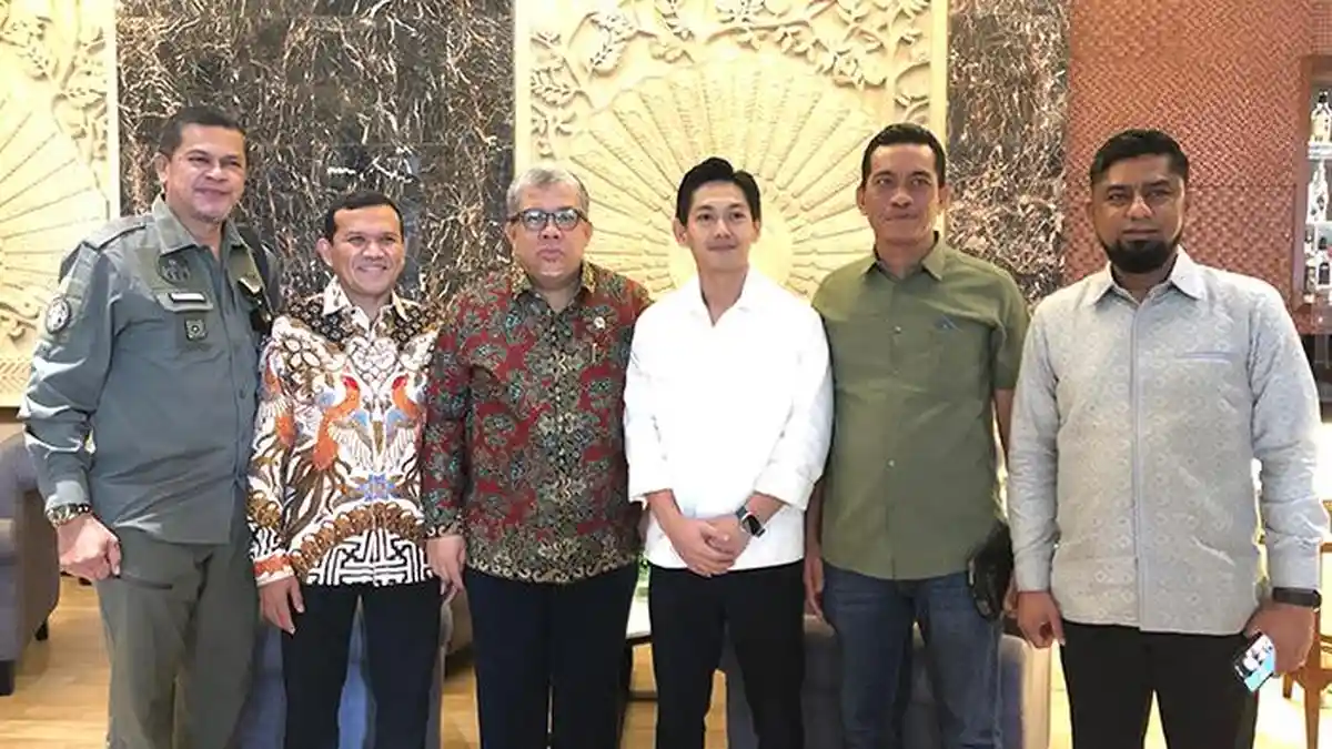 Temui Wamen PKP, Dek Fadh Ajukan 20 Ribu Rumah untuk Aceh