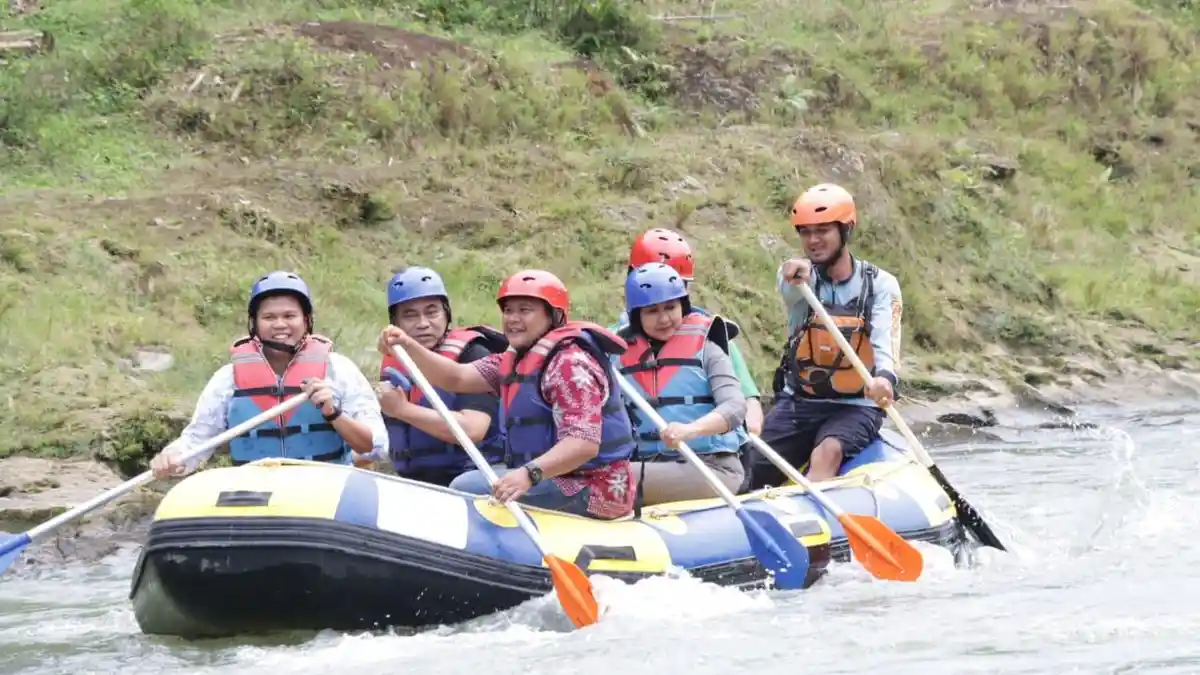 Terima Kunjungan Wamendes PDTT, Adlin Tambunan Ajak Sinergi Bangun Desa Wisata Buluh Duri
